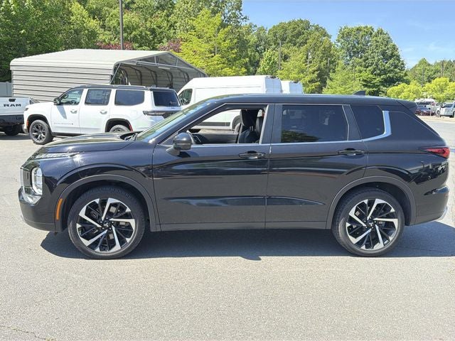 2024 Mitsubishi Outlander Base