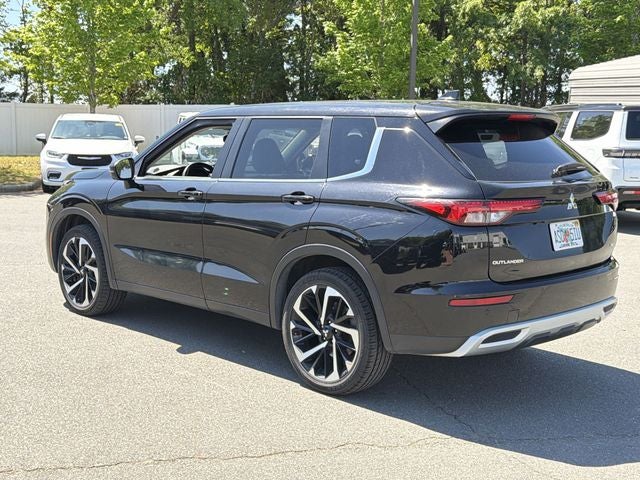 2024 Mitsubishi Outlander Base