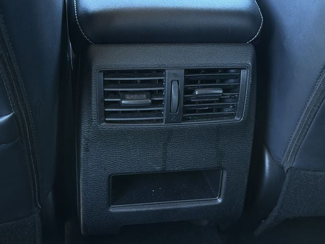 2024 Mitsubishi Outlander Base