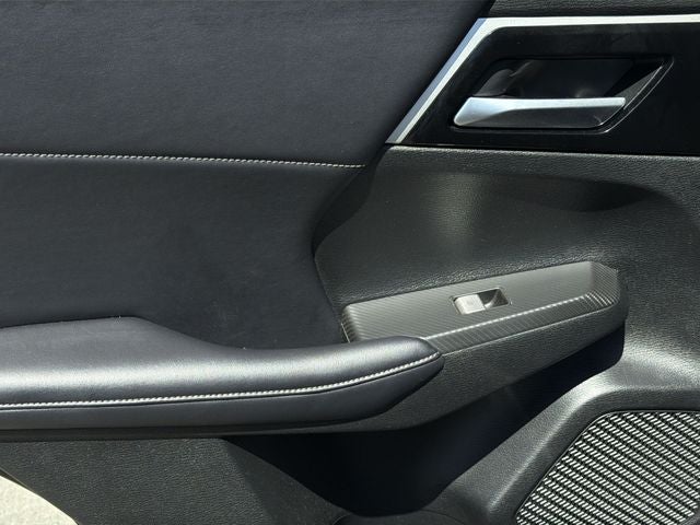 2024 Mitsubishi Outlander Base