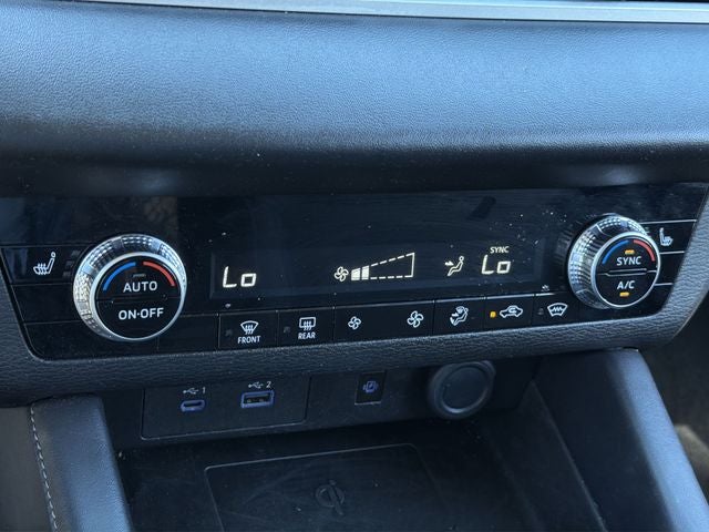 2024 Mitsubishi Outlander Base