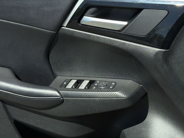 2024 Mitsubishi Outlander Base