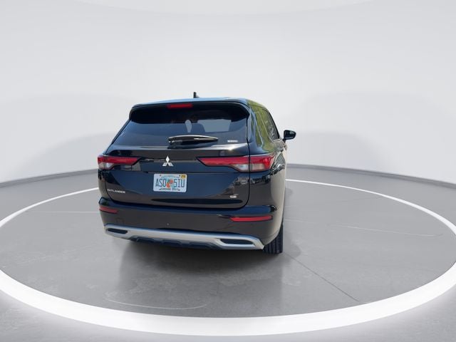 2024 Mitsubishi Outlander Base
