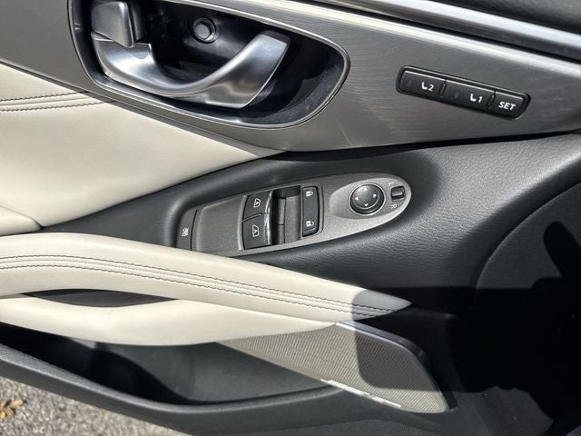 2017 INFINITI Q60 2.0t Premium