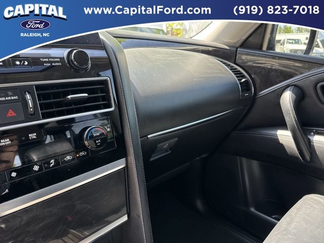 2024 INFINITI QX80 LUXE