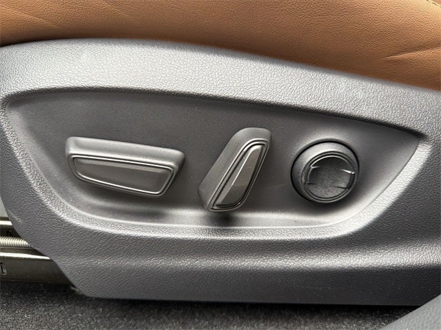 2025 Toyota Crown Signia Limited