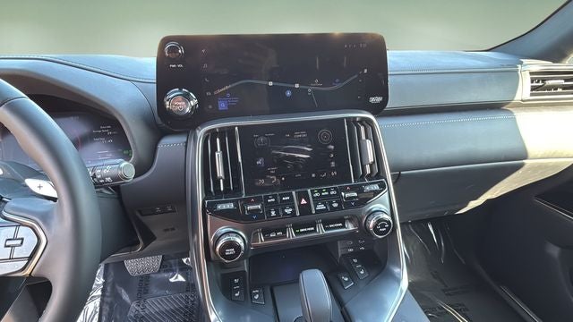 2025 Lexus LX 700h Overtrail