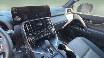 2025 Lexus LX 700h Overtrail