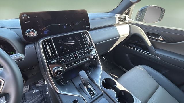 2025 Lexus LX 700h Overtrail