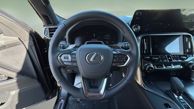 2025 Lexus LX 700h Overtrail