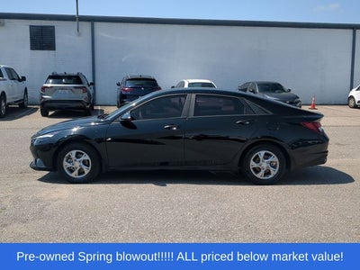 2023 Hyundai Elantra SE