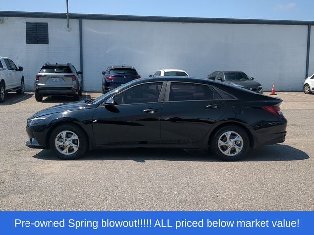 2023 Hyundai Elantra SE