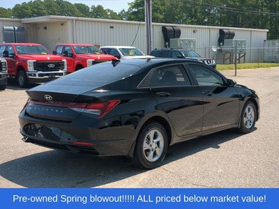 2023 Hyundai Elantra SE