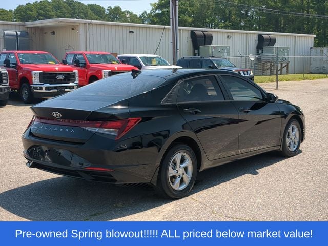 2023 Hyundai Elantra SE