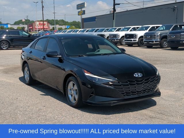 2023 Hyundai Elantra SE