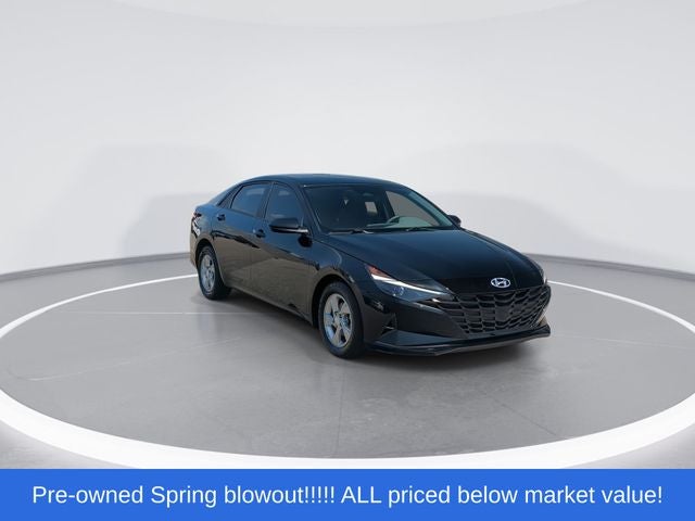 2023 Hyundai Elantra SE