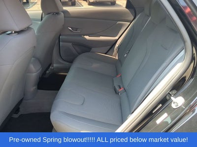 2023 Hyundai Elantra SE