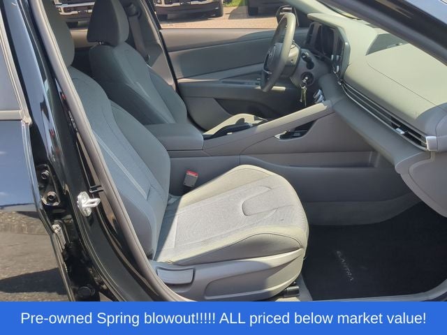 2023 Hyundai Elantra SE