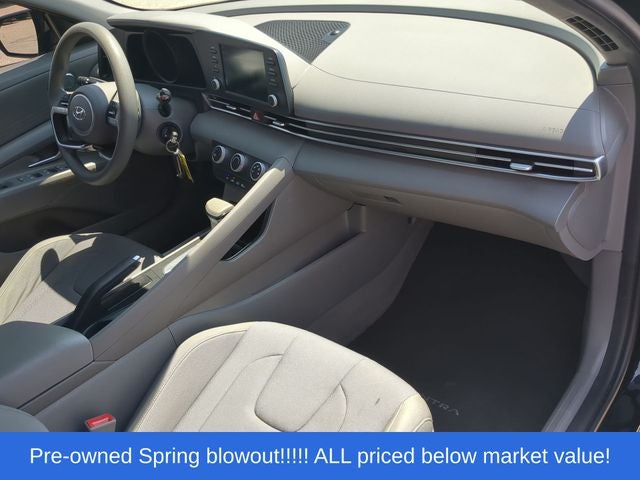 2023 Hyundai Elantra SE
