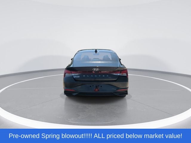2023 Hyundai Elantra SE