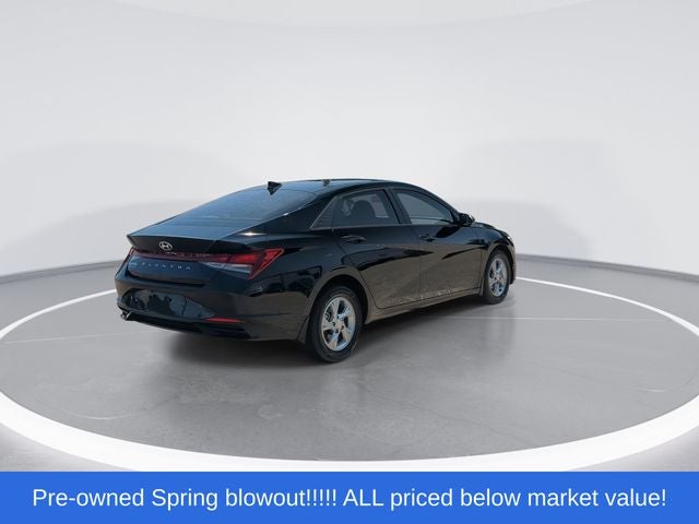 2023 Hyundai Elantra SE