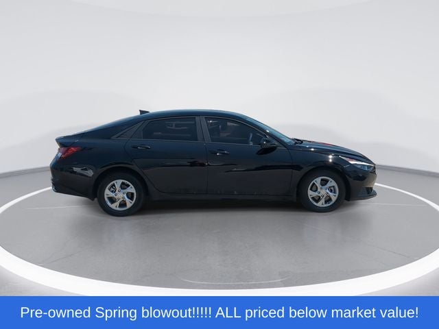 2023 Hyundai Elantra SE
