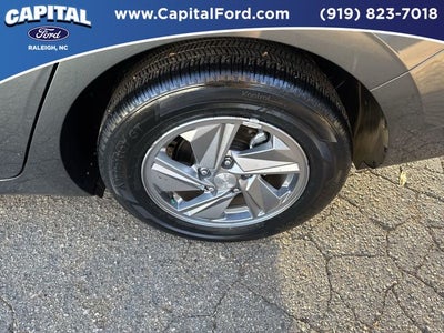 2024 Hyundai Elantra SE