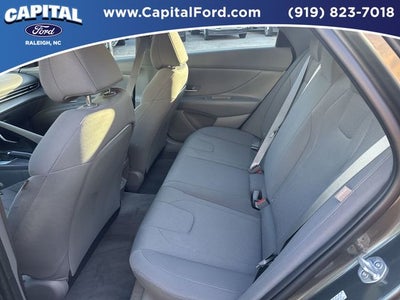 2024 Hyundai Elantra SE