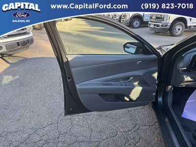 2024 Hyundai Elantra SE