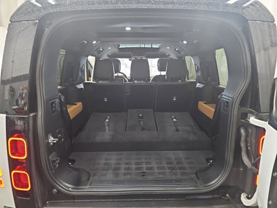 2023 Land Rover Defender 130 X-Dynamic SE