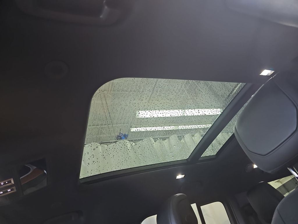 2023 Land Rover Defender 130 X-Dynamic SE