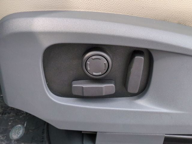 2023 Land Rover Defender 110 SE