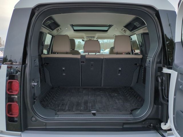 2023 Land Rover Defender 110 SE