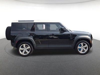 2024 Land Rover Defender 110 SE