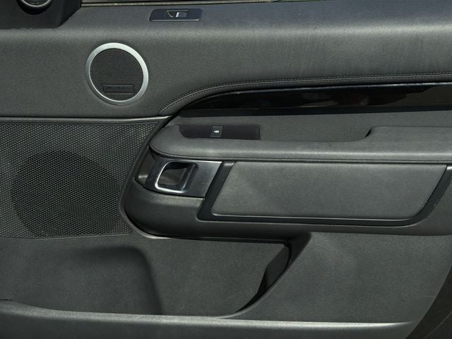 2024 Land Rover Discovery S