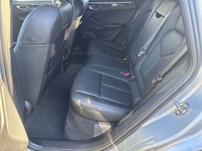 2022 Porsche Macan Base