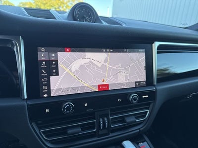 2022 Porsche Macan Base