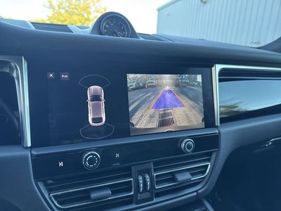 2022 Porsche Macan Base