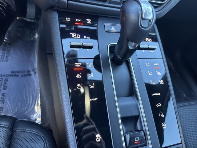 2022 Porsche Macan Base