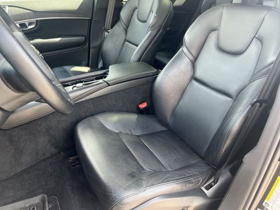 2020 Volvo XC90 T5 Momentum