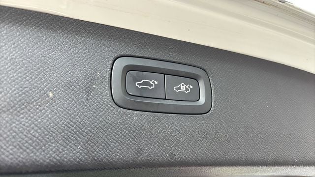 2022 Volvo XC90 Recharge Plug-In Hybrid T8 Inscription 7 Passenger