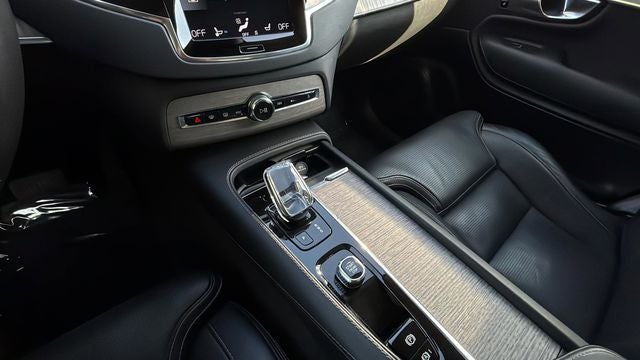 2022 Volvo XC90 Recharge Plug-In Hybrid T8 Inscription 7 Passenger