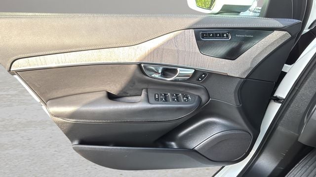 2022 Volvo XC90 Recharge Plug-In Hybrid T8 Inscription 7 Passenger