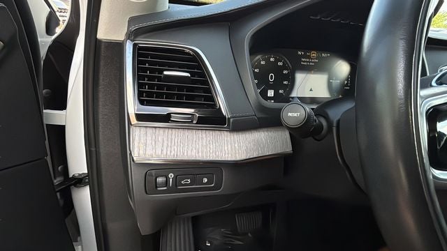 2022 Volvo XC90 Recharge Plug-In Hybrid T8 Inscription 7 Passenger