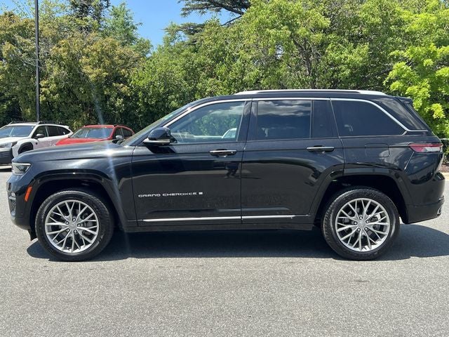 2022 Jeep Grand Cherokee Summit