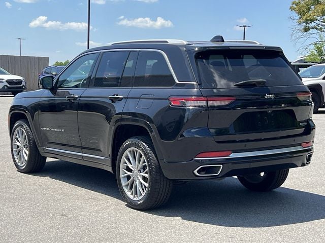 2022 Jeep Grand Cherokee Summit