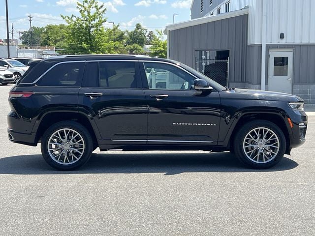 2022 Jeep Grand Cherokee Summit