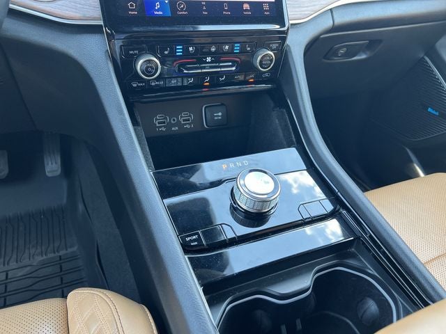 2022 Jeep Grand Cherokee Summit