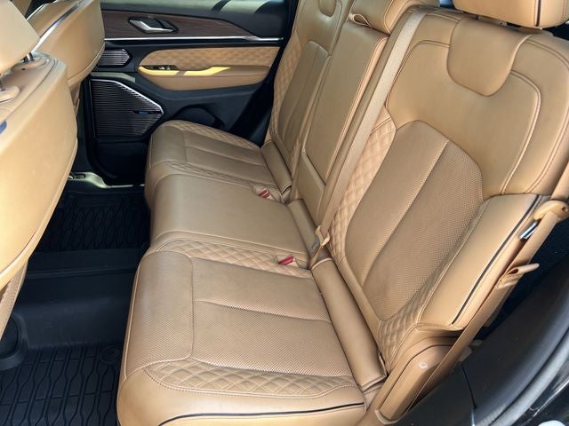 2022 Jeep Grand Cherokee Summit