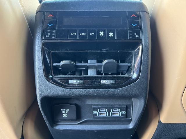 2022 Jeep Grand Cherokee Summit